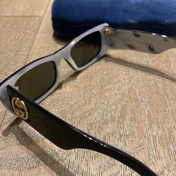 Gucci sunglasses - Picture 2 of 3